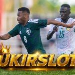 Kiper Arab Saudi Latihan Pakai Kacamata Hitam Unik Jelang Piala Dunia 2026