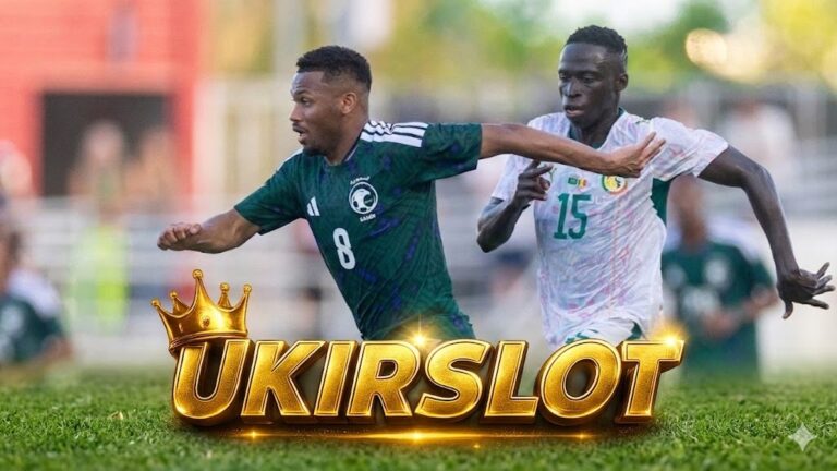 Kiper Arab Saudi Latihan Pakai Kacamata Hitam Unik Jelang Piala Dunia 2026